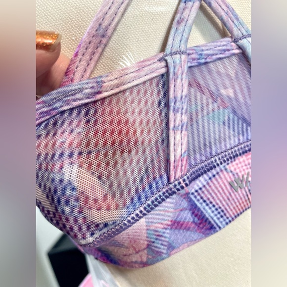 Peloton x WITH floral 2k blue pink bra & matching crop leggings set, size medium - Picture 14 of 16